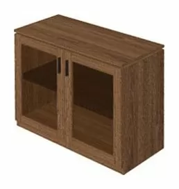 Шкаф низкий со стеклянными дверьми