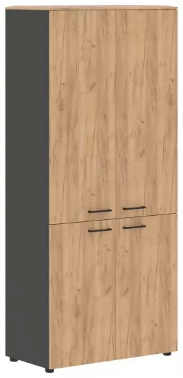 Шкаф с глухими средними и малыми дверьми